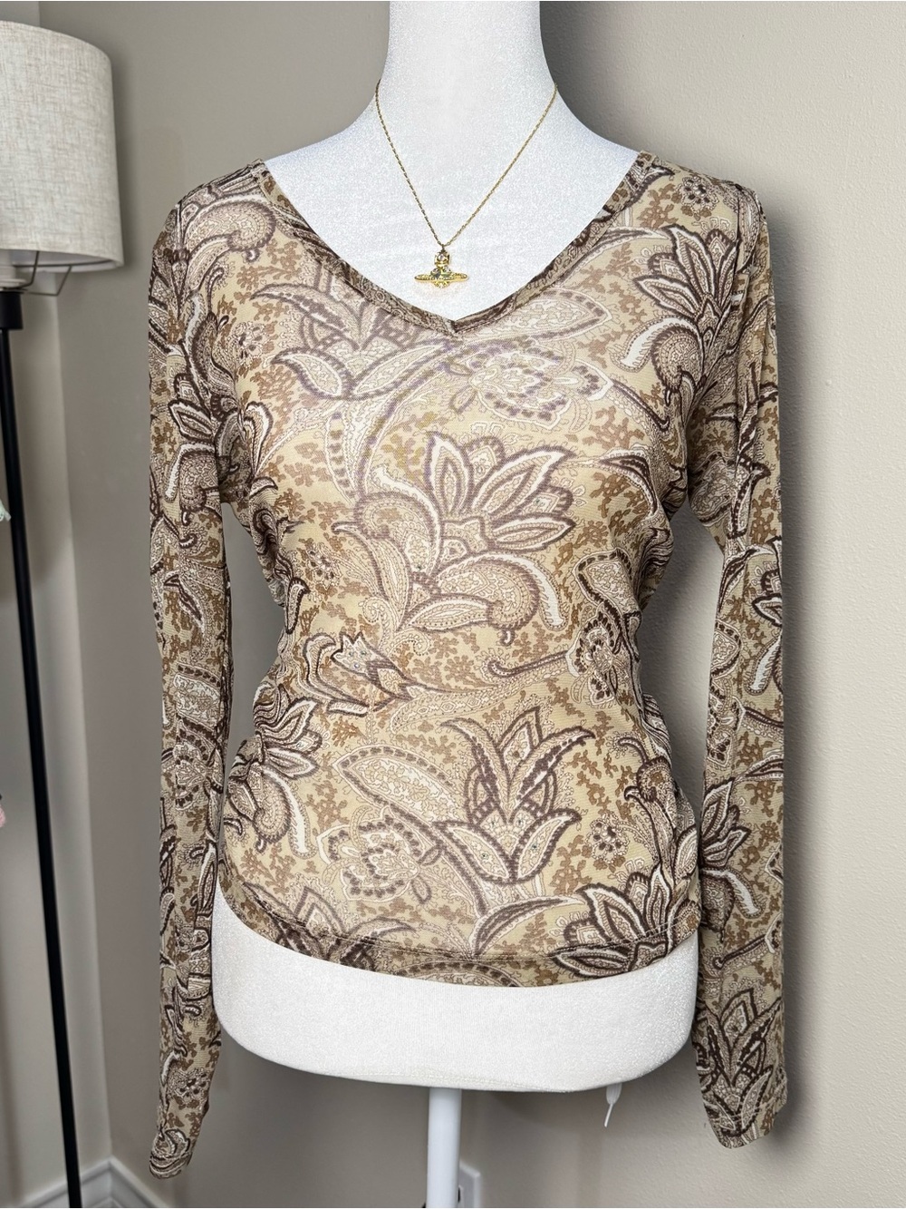 The Limited Vintage Women’s Beige Paisley Mesh 2000s Y2K V-Neck Long Sleeve Top
